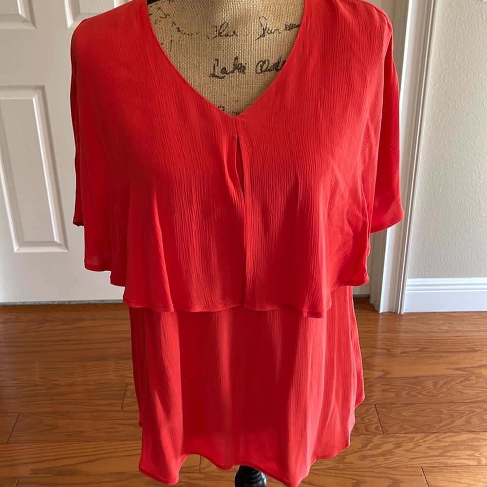 Chicos NWT sleeveless/flutter sleeve light red/canyon clay shirt size 1P